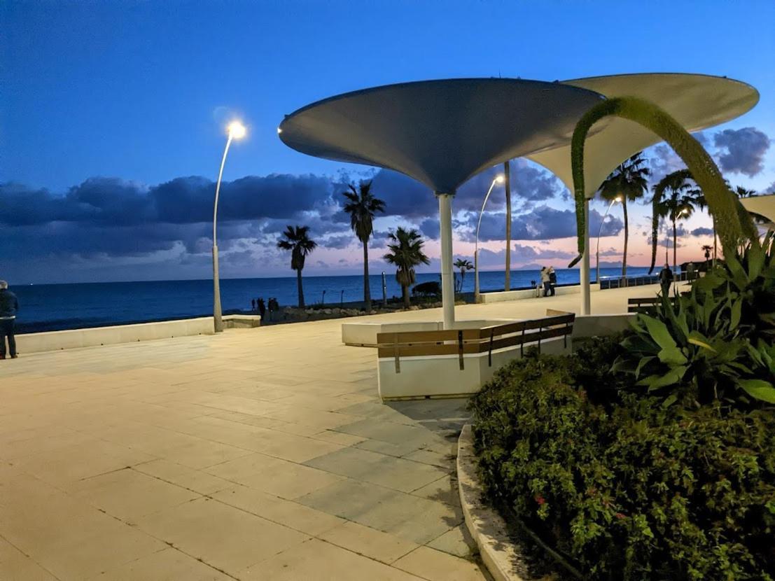 Seaside View Apartment Estepona Exterior photo