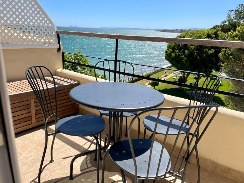 Seaside View Apartment Estepona Exterior photo